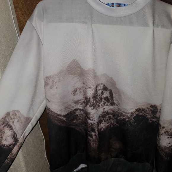 Mountain Sweatshirt - Picture 4 of 4